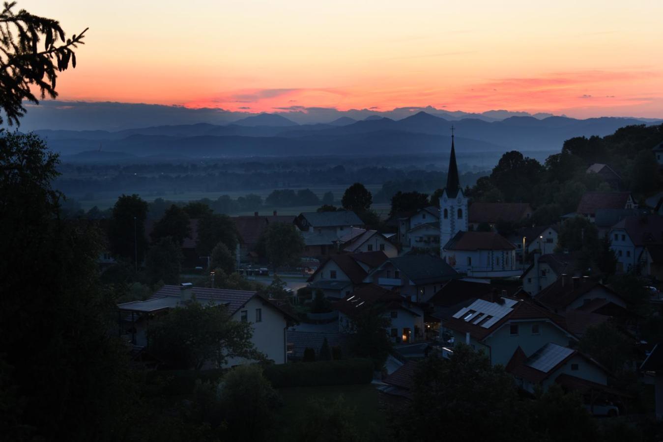 Apartmaji Lejardin Škofljica エクステリア 写真